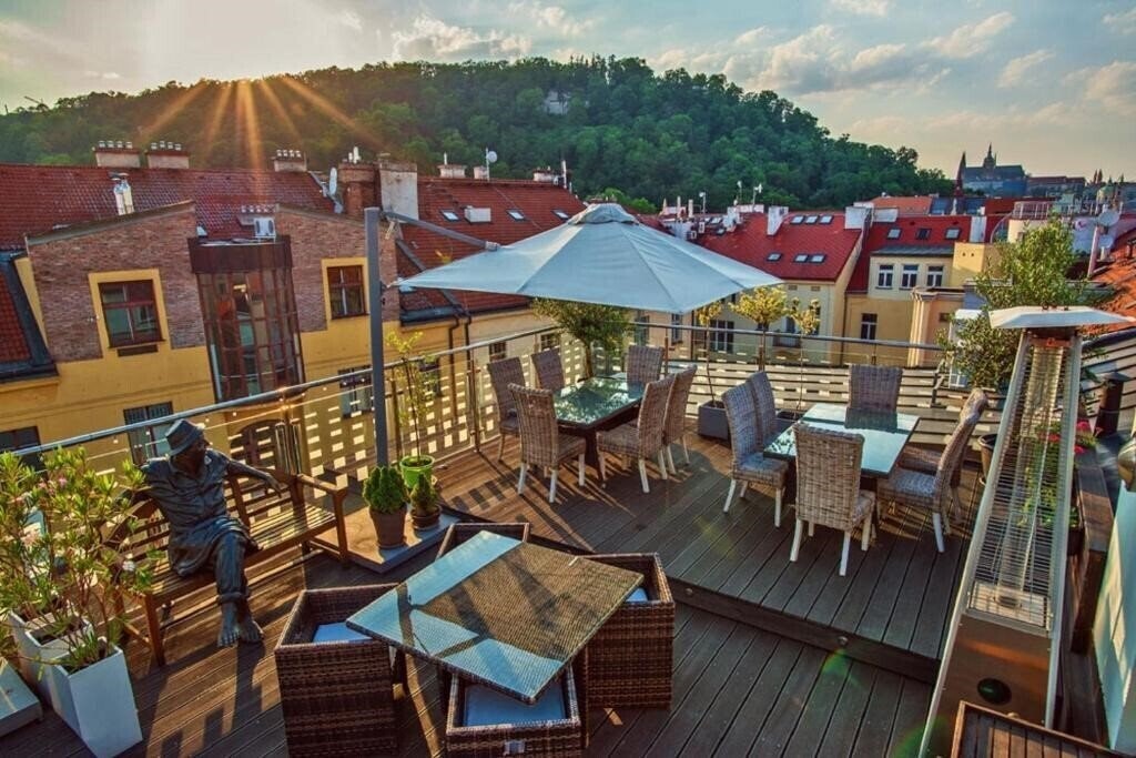 Отель Hotel Julian 4*