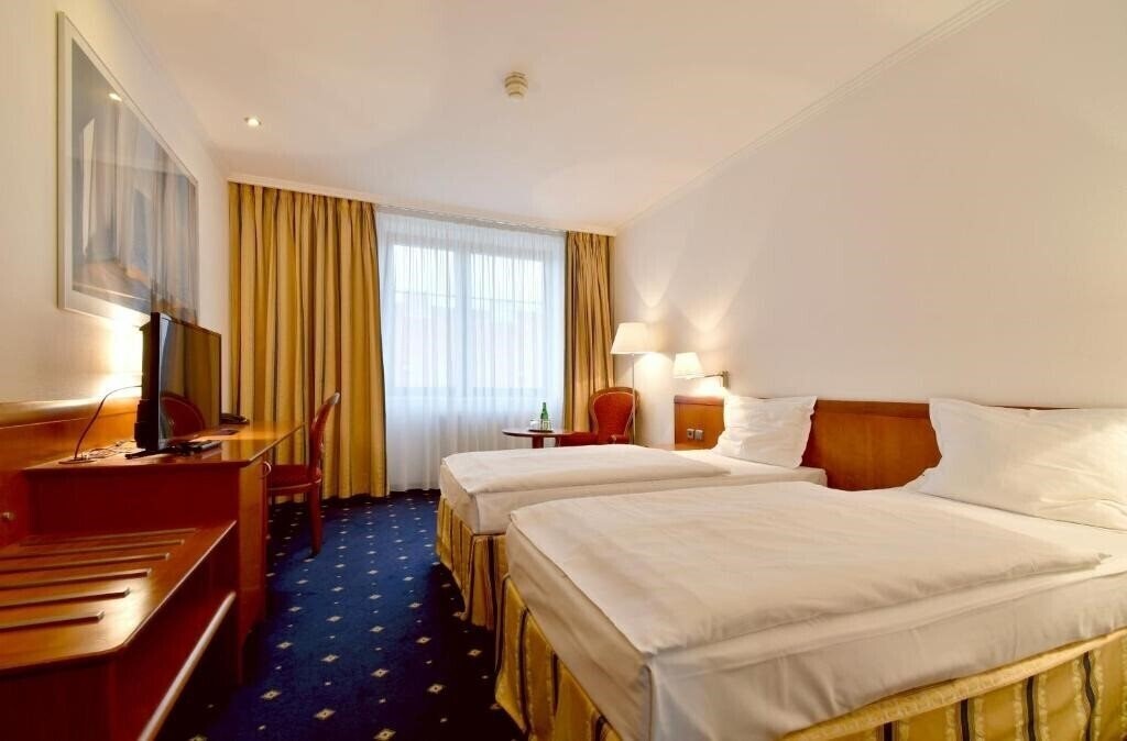 Готель Hotel Coronet 4*