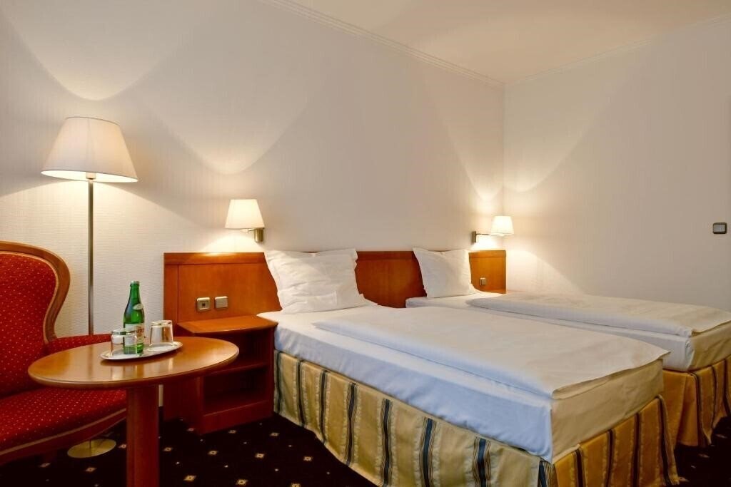 Фото Hotel Coronet 4*