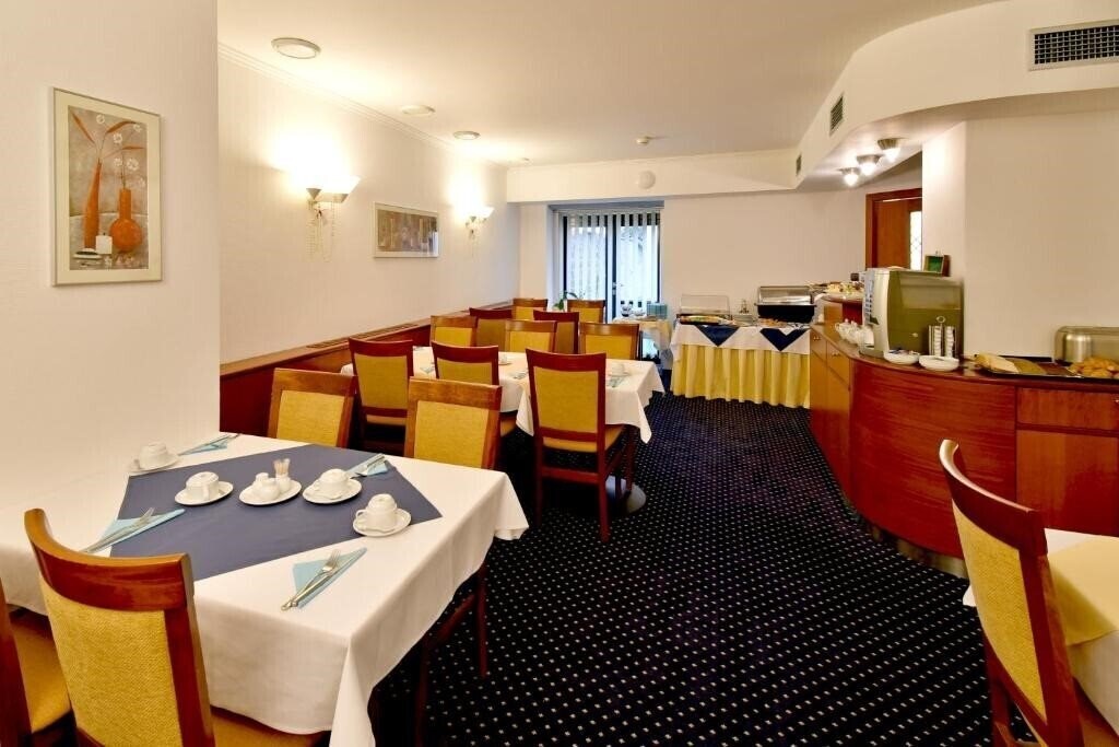 Фотографія Hotel Coronet 4*