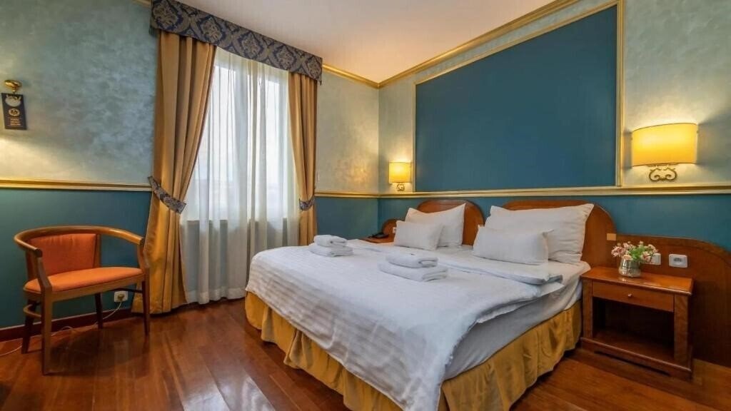 Отель Hotel Kinsky Fountain 4*