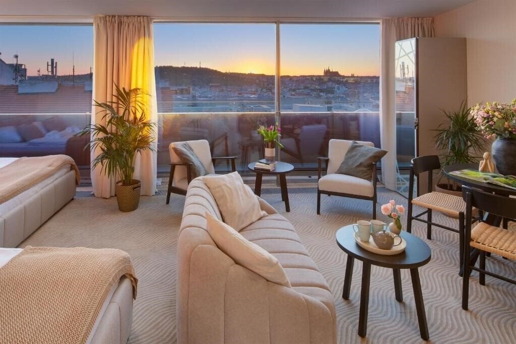 Готель Wenceslas Hotel & Apartments 4*