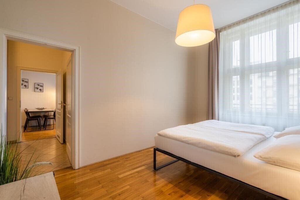 Фотографія EA Aparthotel Melantrich 4*