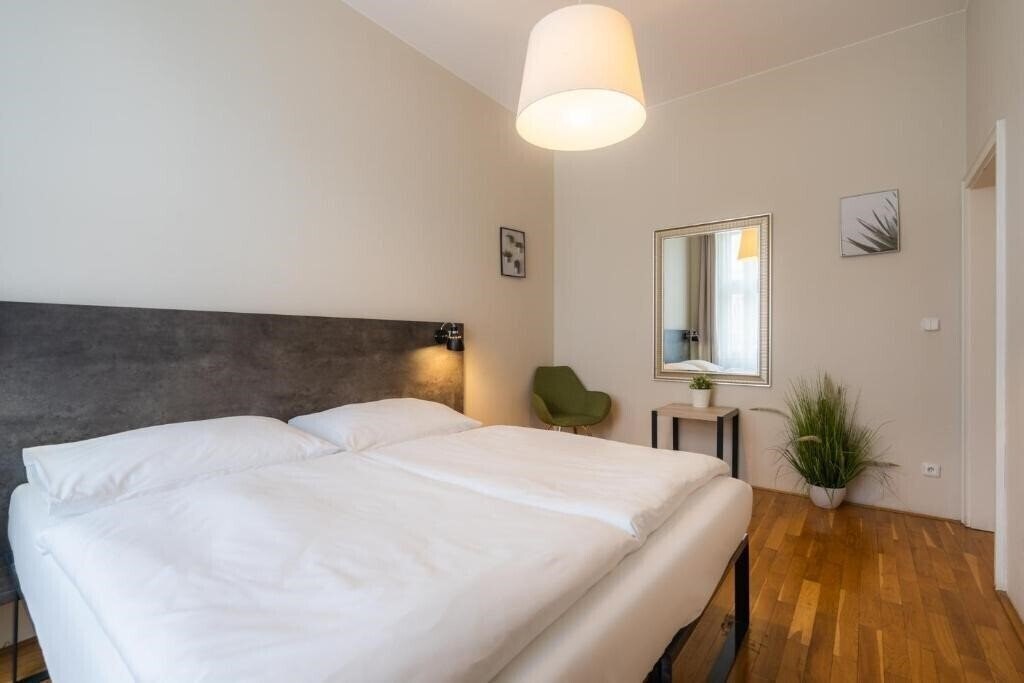 Зображення EA Aparthotel Melantrich 4*