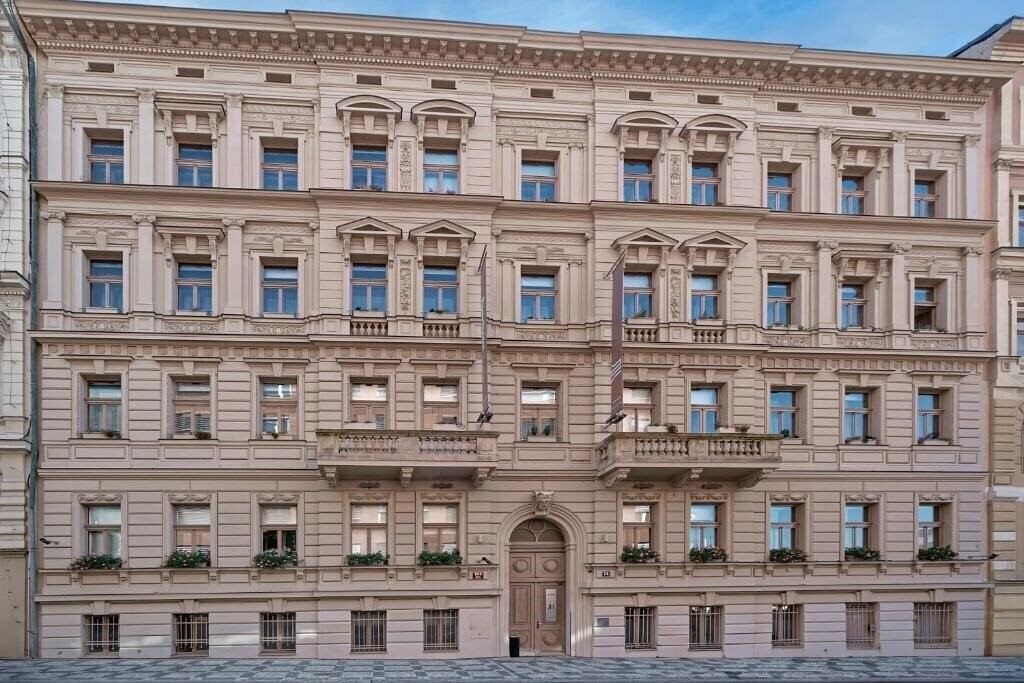 Готель Aparthotel Rimska 14 4*