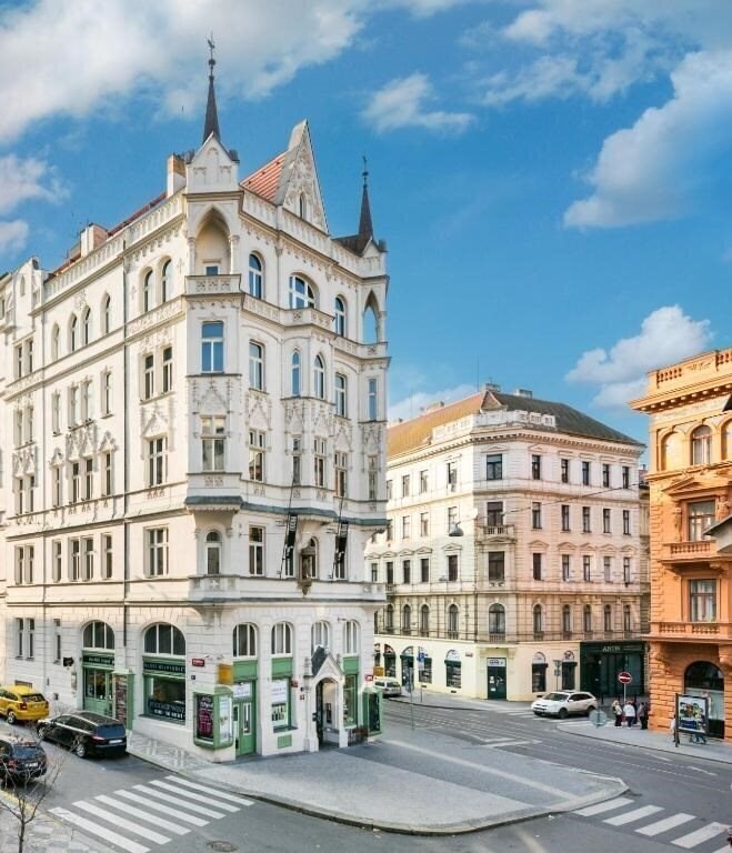 Готель Mooo Downtown Apartments 4*