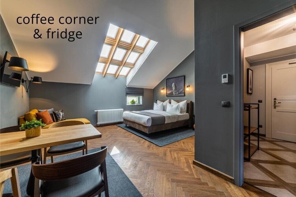 Фото The Viaduct Suites & More 4*