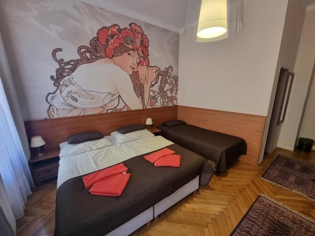 Готель Hotel Klara 3*