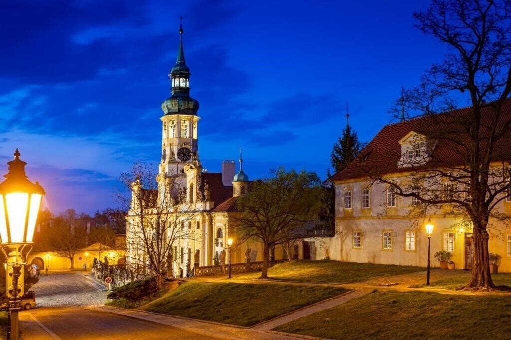 Готель Loreta Hotel 3*