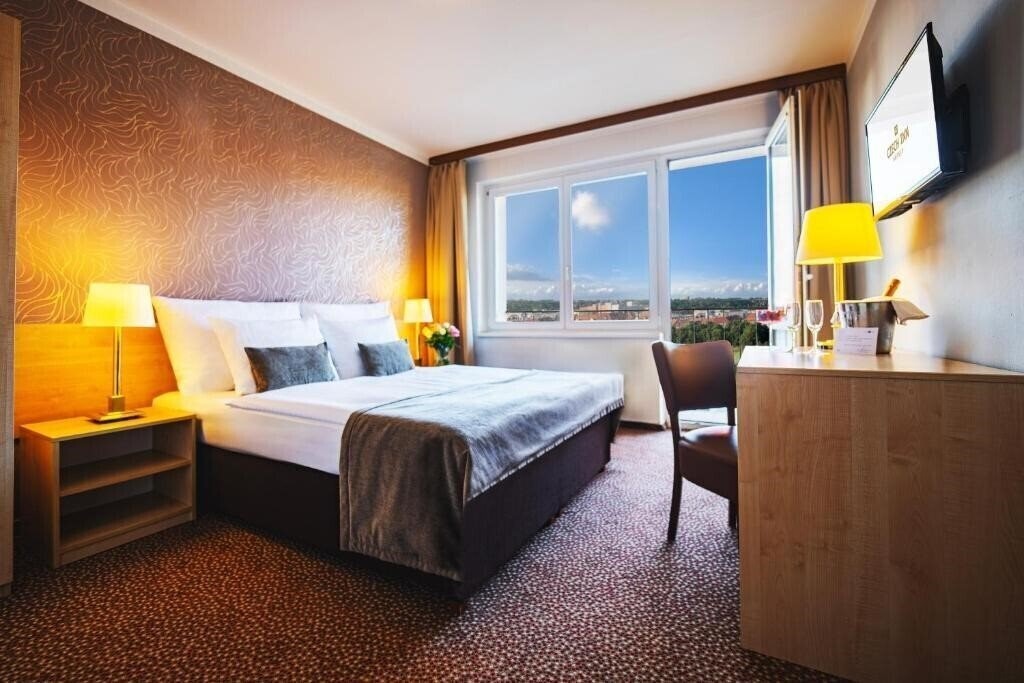 Готель Charles Central 3*
