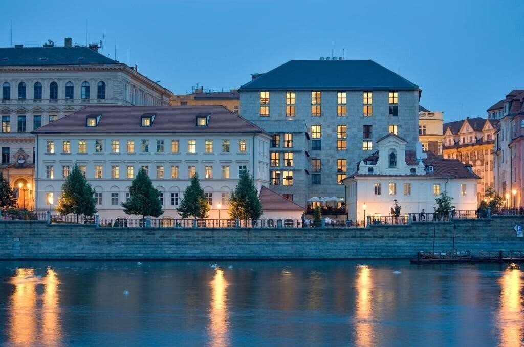 Фотографія Four Seasons 5*