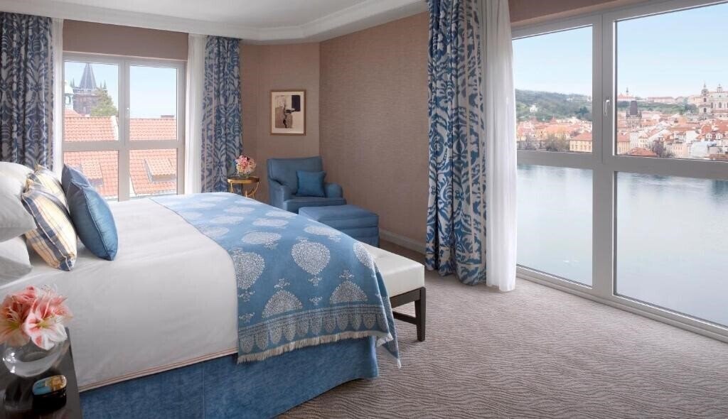 Зображення Four Seasons 5*