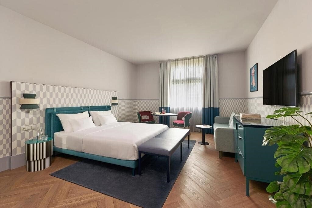 Отель Falkensteiner Hotel Prague 5*