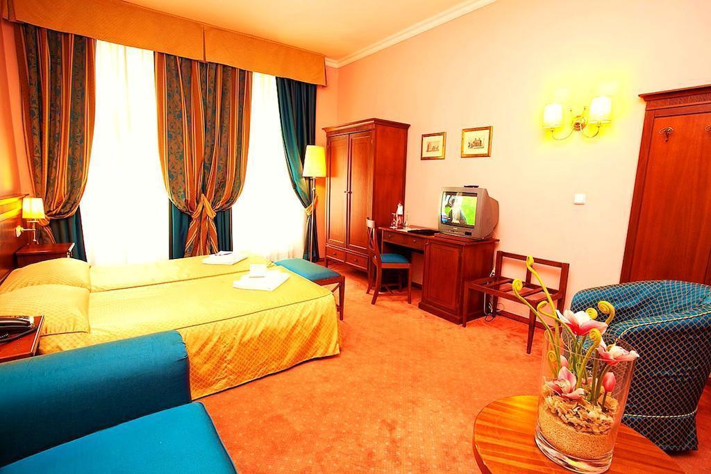 Готель Louis Leger 4*