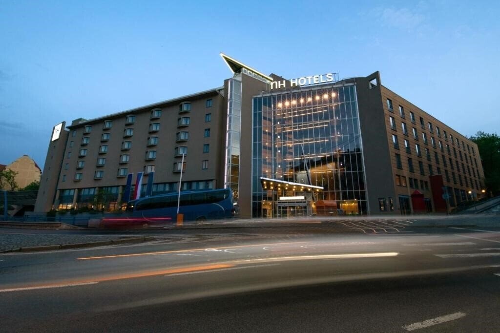 Готель NH Prague City 4*