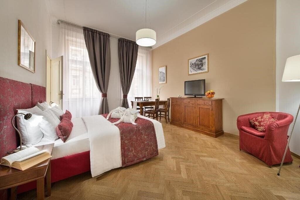 Фото Suite Home Prague 4*