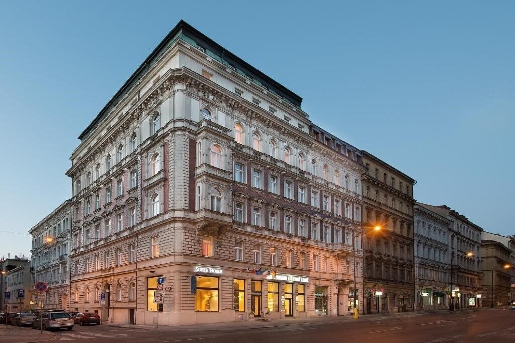 Готель Suite Home Prague 4*