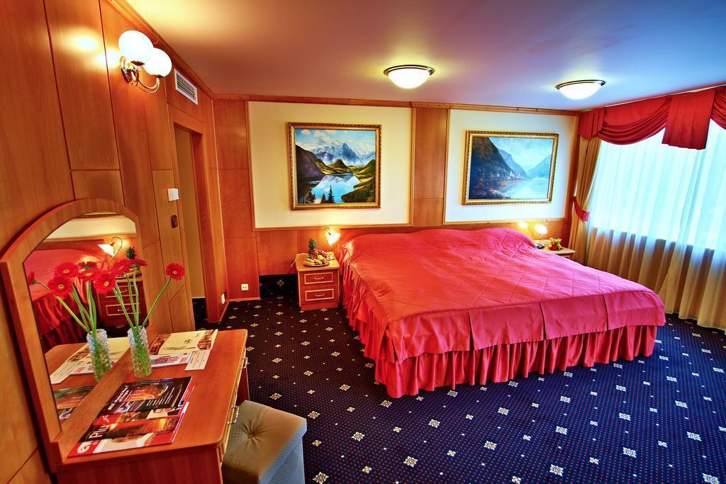 Готель Top Hotel Praha 4*
