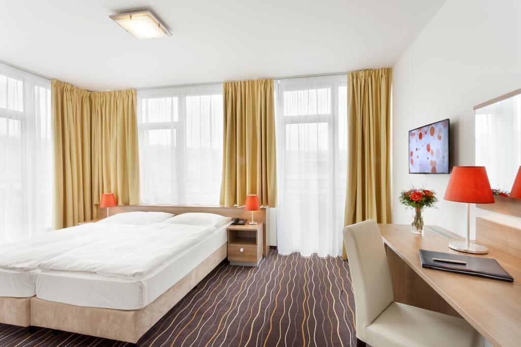 Готель Akcent 3*