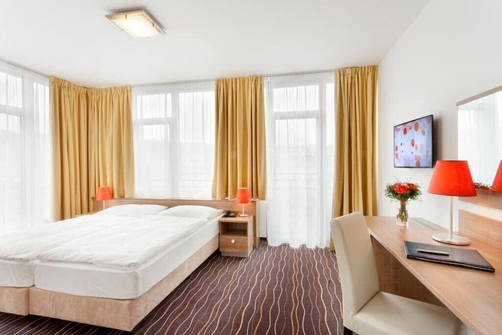 Готель Akcent 3*