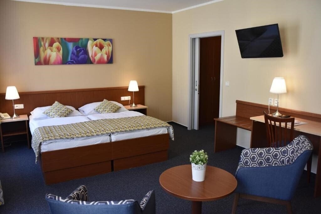 Готель Austria Suites 3*