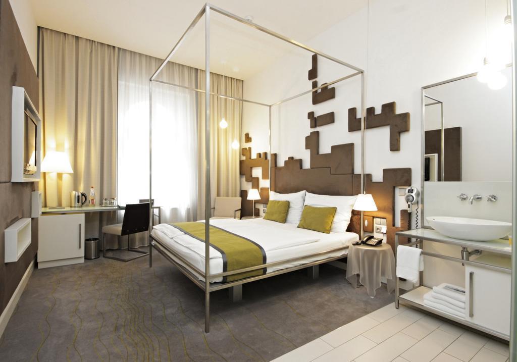 Отель Pure White 4*