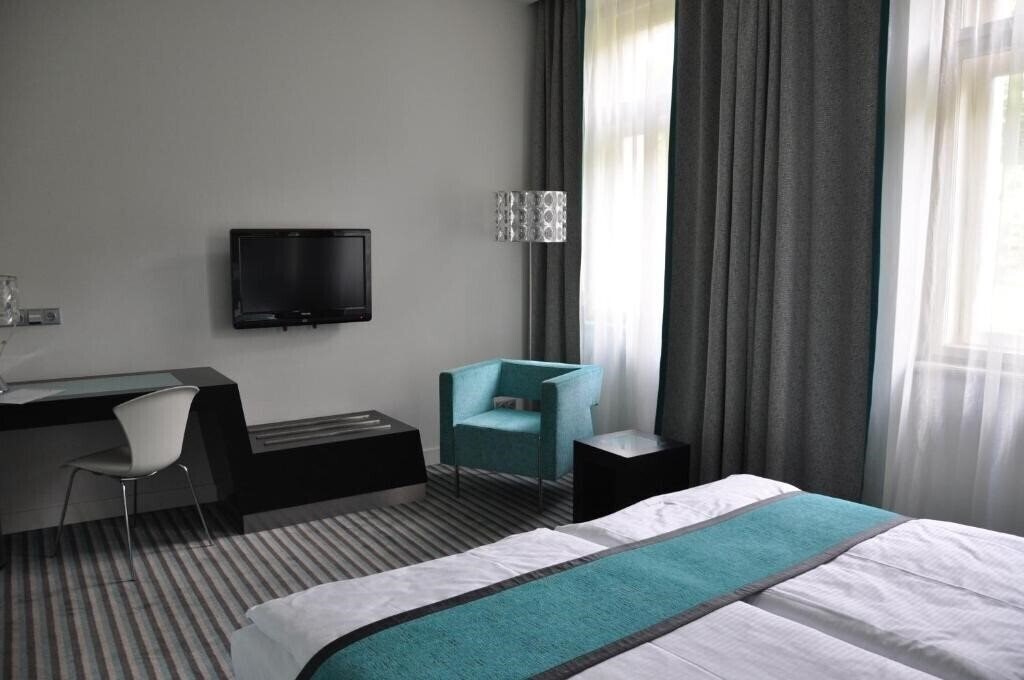 Изображение Red & Blue Design Hotel Prague 4*