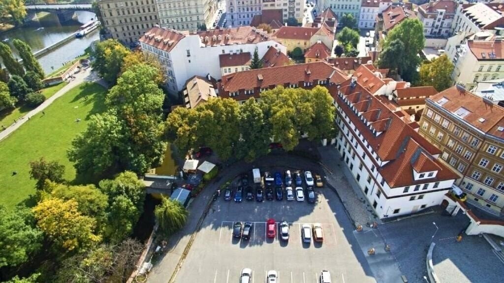 Картинка Pytloun Old Armoury Hotel Prague (ex. Kampa Stara Zbrojnice) 4*