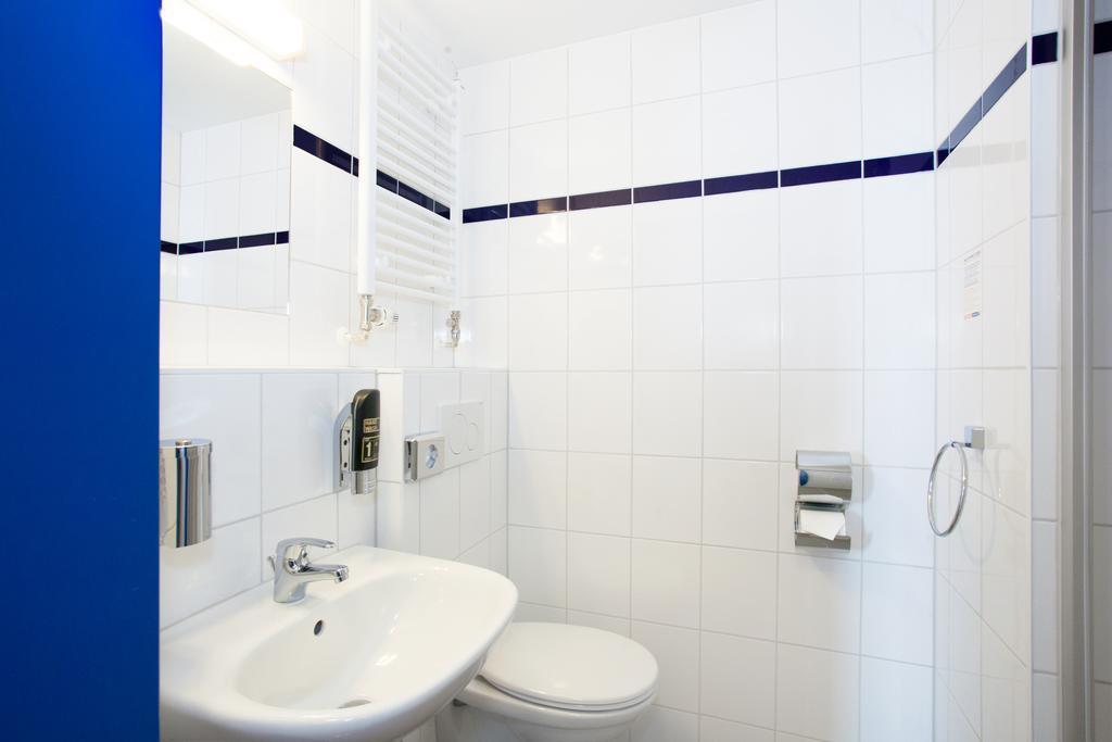 Фотографія A & O Prague Metro Strizkov 3*