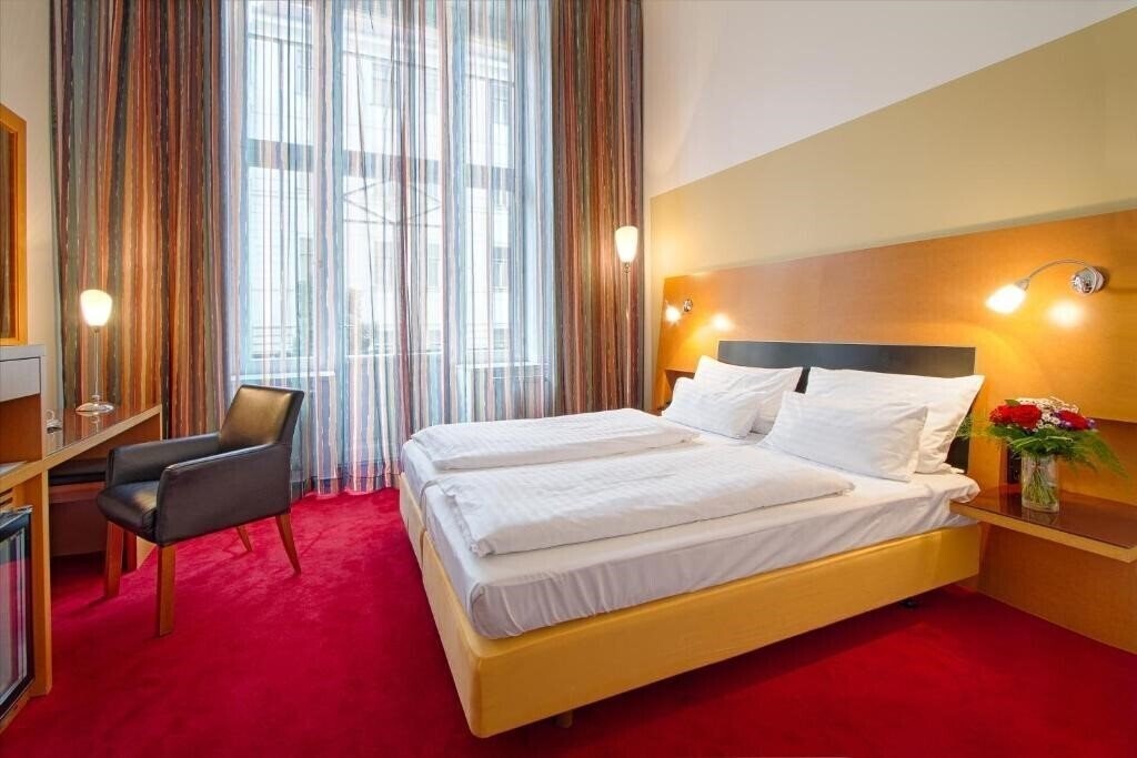 Отель Theatrino Hotel 4*