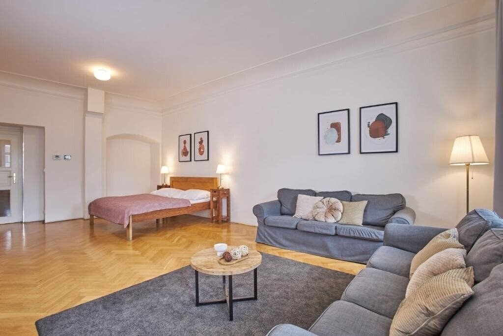 Готель Charles Bridge Palace 4*