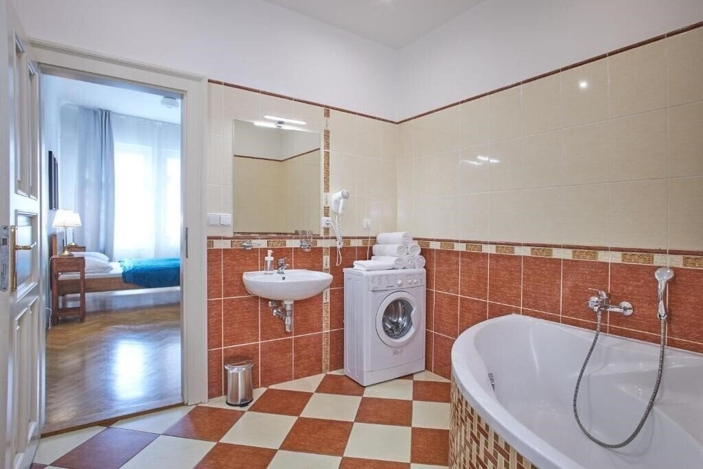 Фотографія Charles Bridge Palace 4*