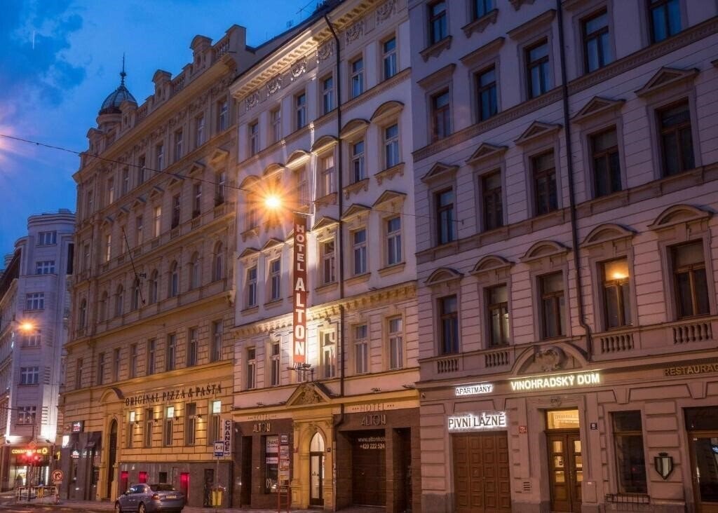 Готель Alton 3*