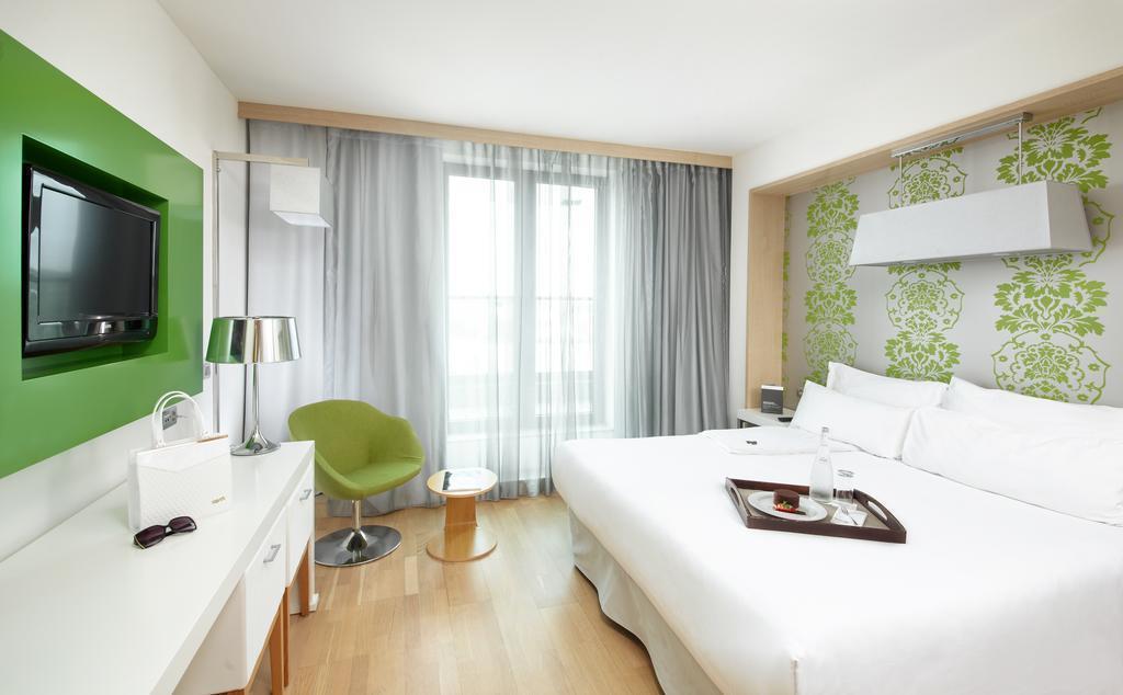 Готель Occidental Praha Five (ex. Barcelo Praha Five) 4*