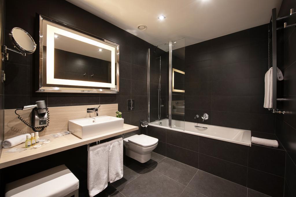 Фотографія Occidental Praha Five (ex. Barcelo Praha Five) 4*