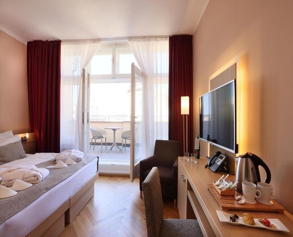 Отель Amarilis 4*