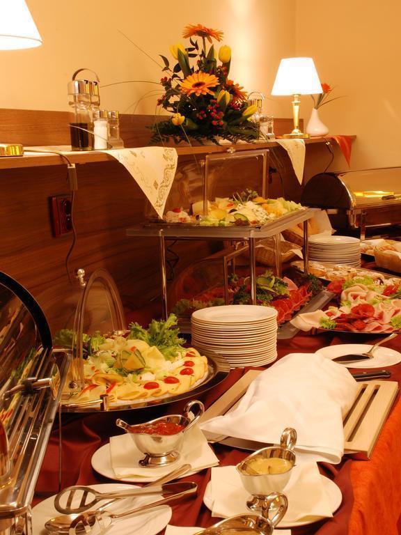 Фото Down Town 4*