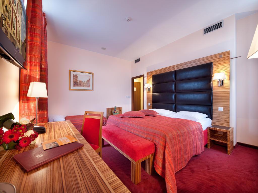 Готель Sonata 4*