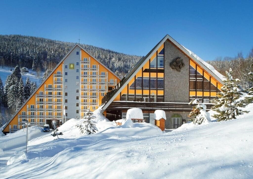 Отель Pinia Hotel & Resort 4*