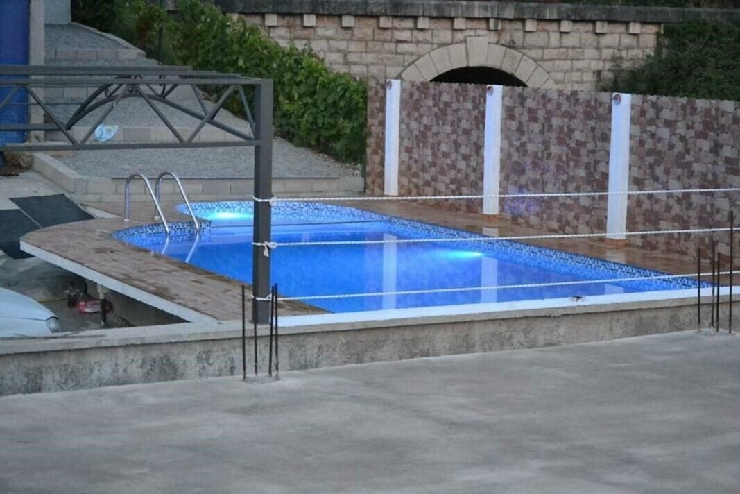 Отель Apartments Muki 3*