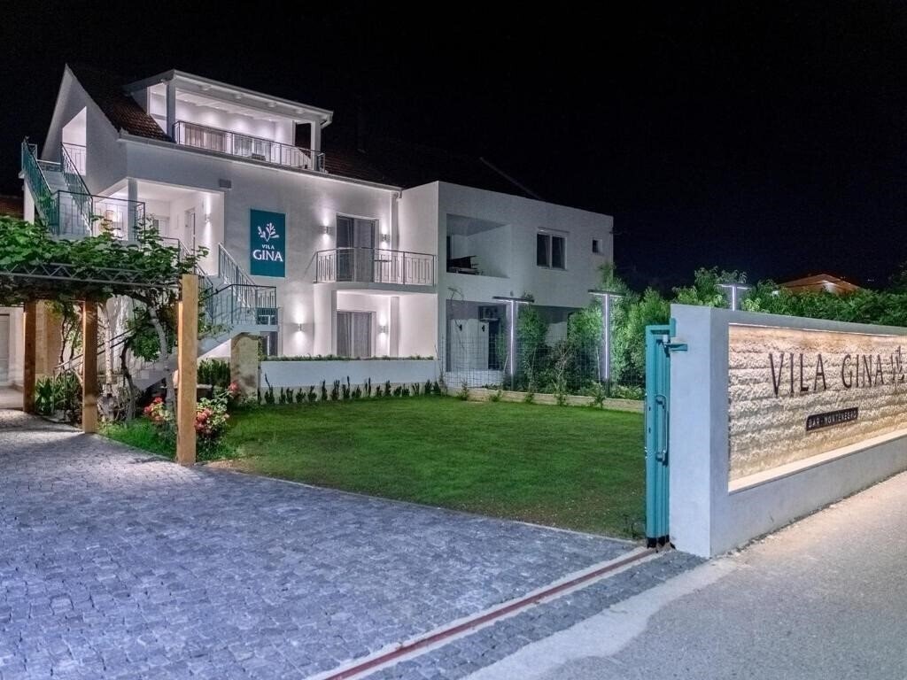 Отель Vila Gina 4*