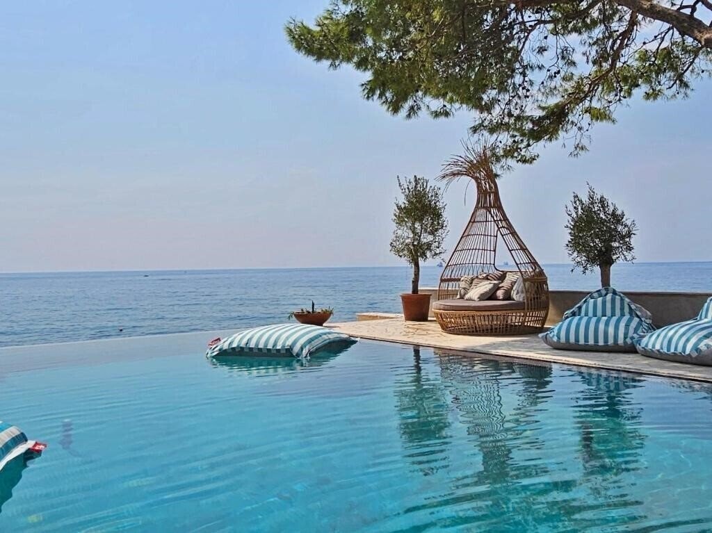 Готель Seisensi Luxury Beach Villa 4*