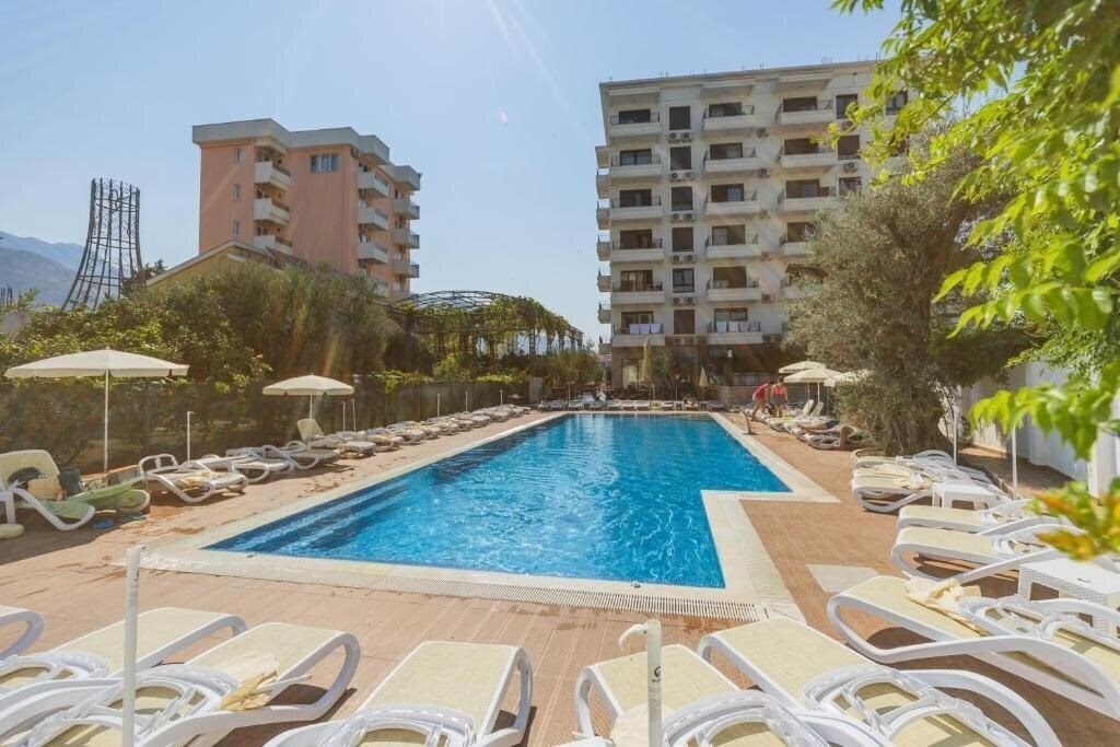 Отель Hotel Pharos Bar 3*