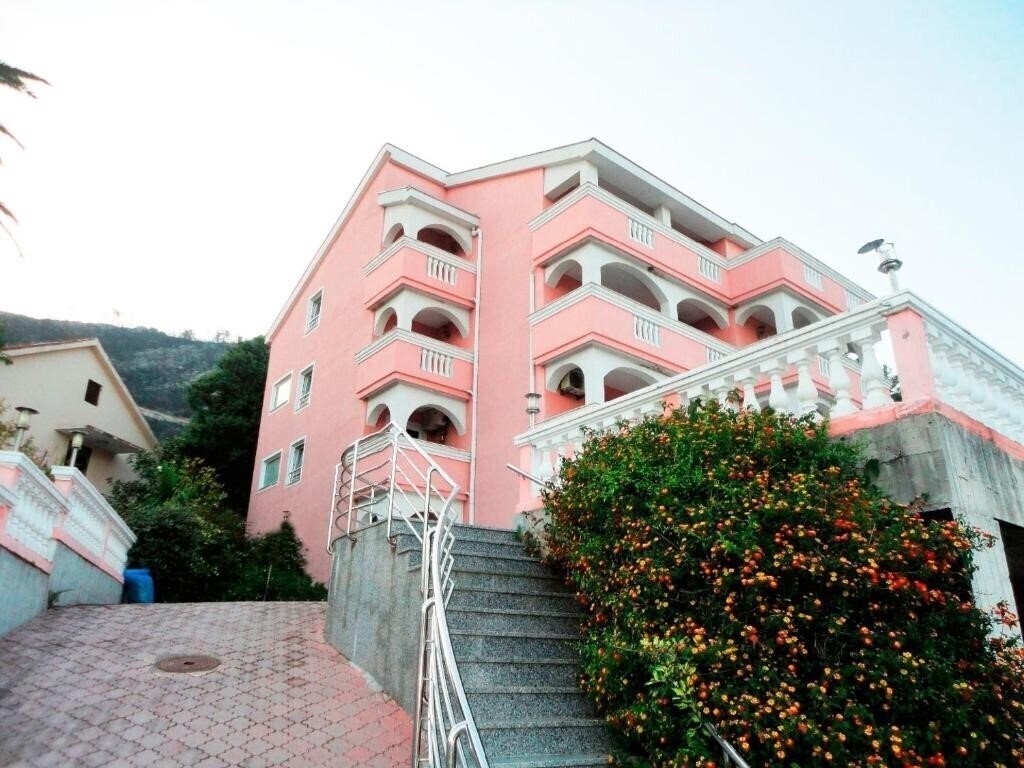 Изображение Villa Tamara 2*