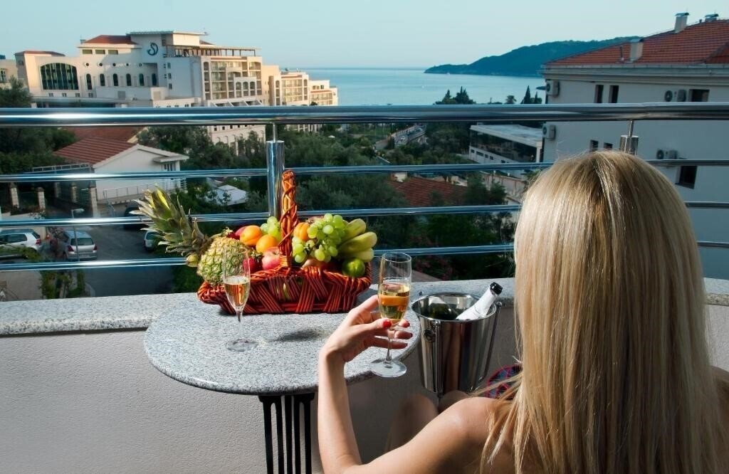 Готель Dolce Vita Hotel 4*