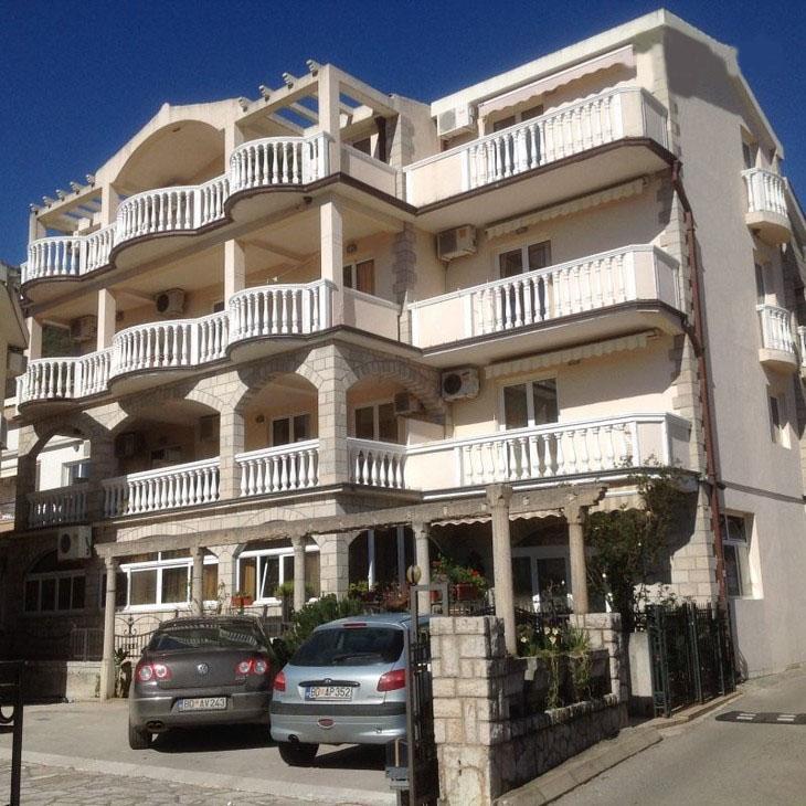 Готель Apartments Bojana 3*