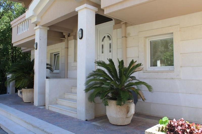 Готель Golijani Villa 3*