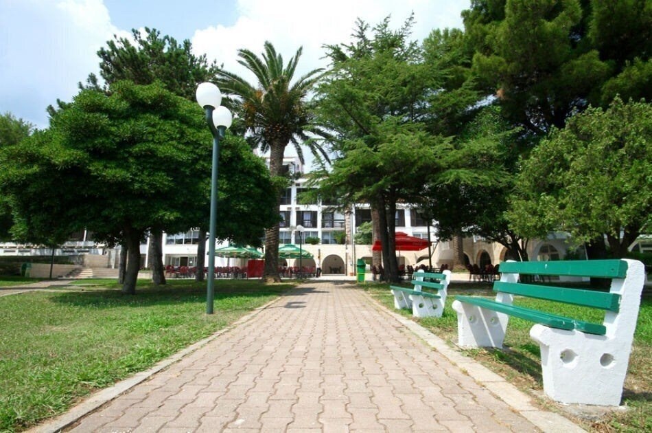 Фотографія Becici Ex Naftagas 2*