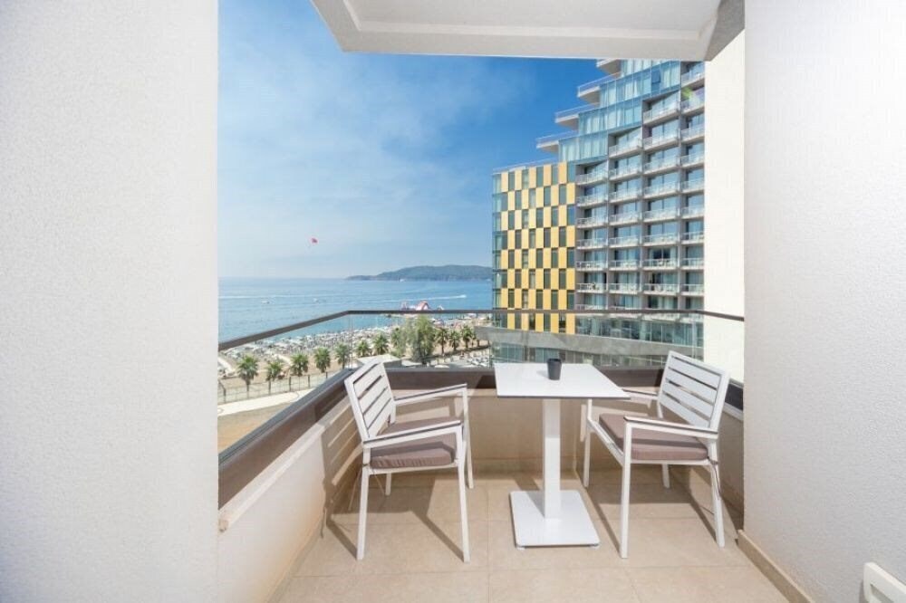 Готель Apartments Oliana 4*