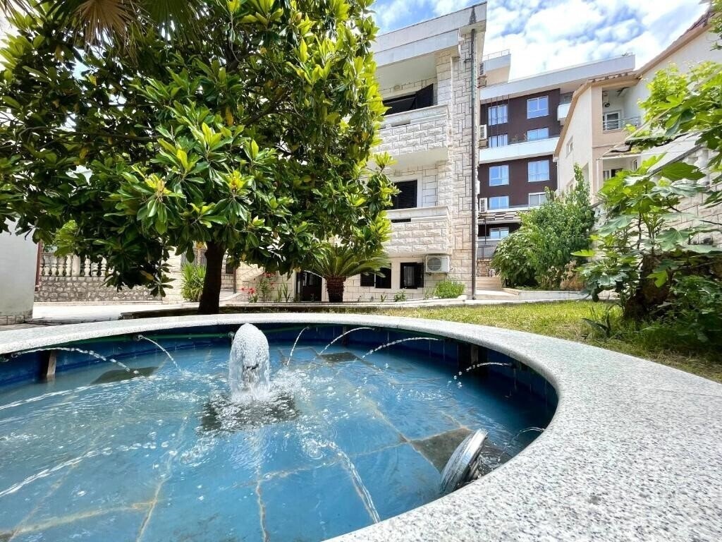 Готель Apartments Villa Mirjana 3*
